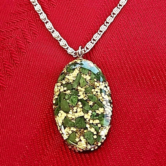 Green and Gold Flecked Oval Pendant Necklace - Picture 2 of 7